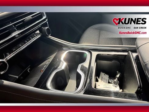 Used 2024 Chevrolet Traverse LT FWD image 28