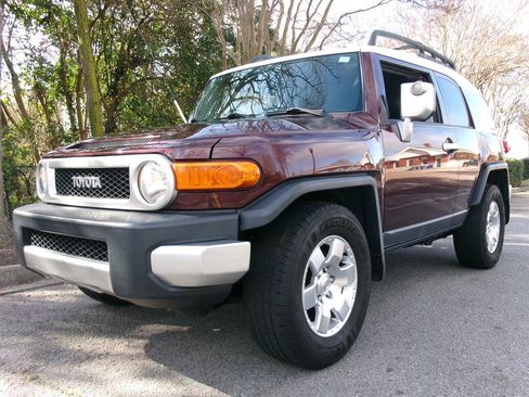 Used 2007 Toyota FJ Cruiser 2WD image 9