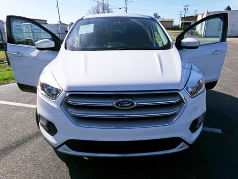 Used 2019 Ford Escape SE image 5