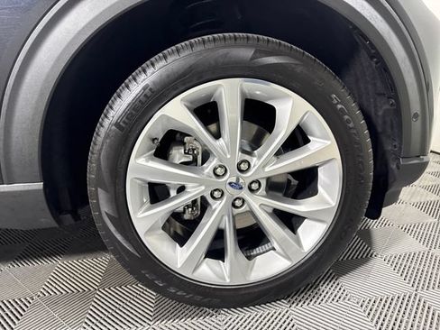 Used 2022 Ford Explorer Platinum w/ Equipment Group 601A AWD/4WD image 9