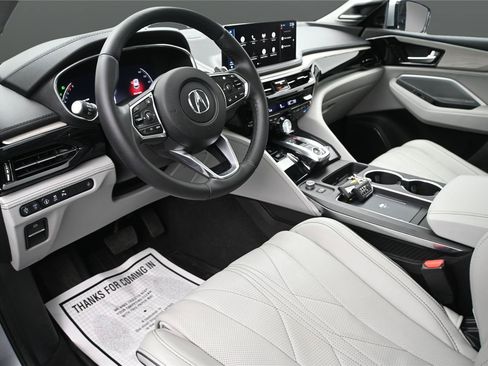 Used 2025 Acura MDX SH-AWD w/ Advance Package image 2