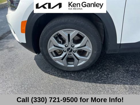 Certified 2024 Kia Seltos S AWD/4WD image 17