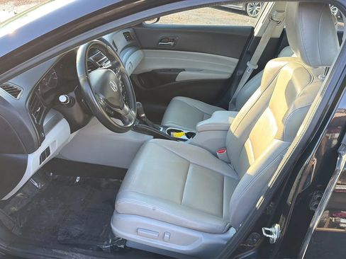 Used 2017 Acura ILX FWD image 8