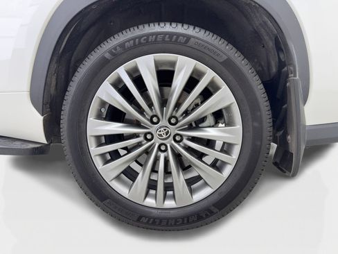 Used 2020 Toyota Highlander Platinum FWD image 54