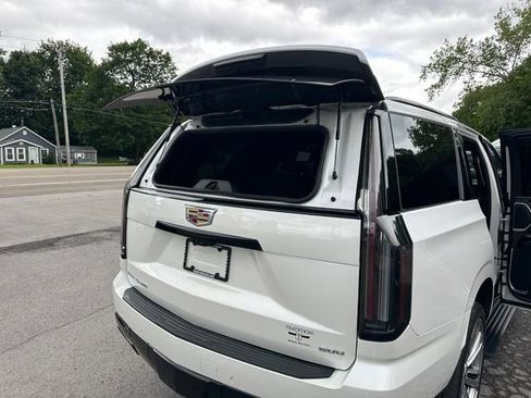 Used 2025 Cadillac Escalade Sport w/ Touring Package AWD/4WD image 9