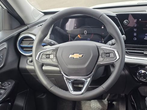 New 2026 Chevrolet Trax LT w/ Driver Confidence Package image 15