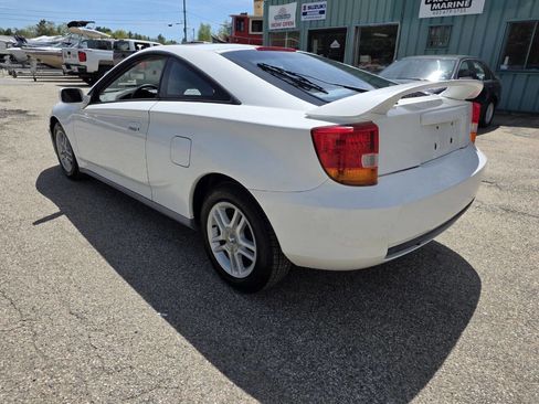 Used 2001 Toyota Celica GT FWD image 12