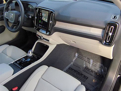 New 2026 Volvo XC40 B5 Ultra w/ Protection Package Premier image 20