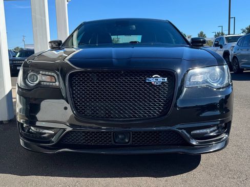 Used 2023 Chrysler 300 C RWD image 2
