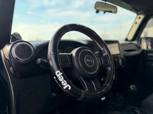 Used 2012 Jeep Wrangler Sport AWD/4WD image 9