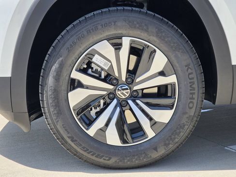 New 2026 Volkswagen Atlas Cross Sport SE FWD image 8
