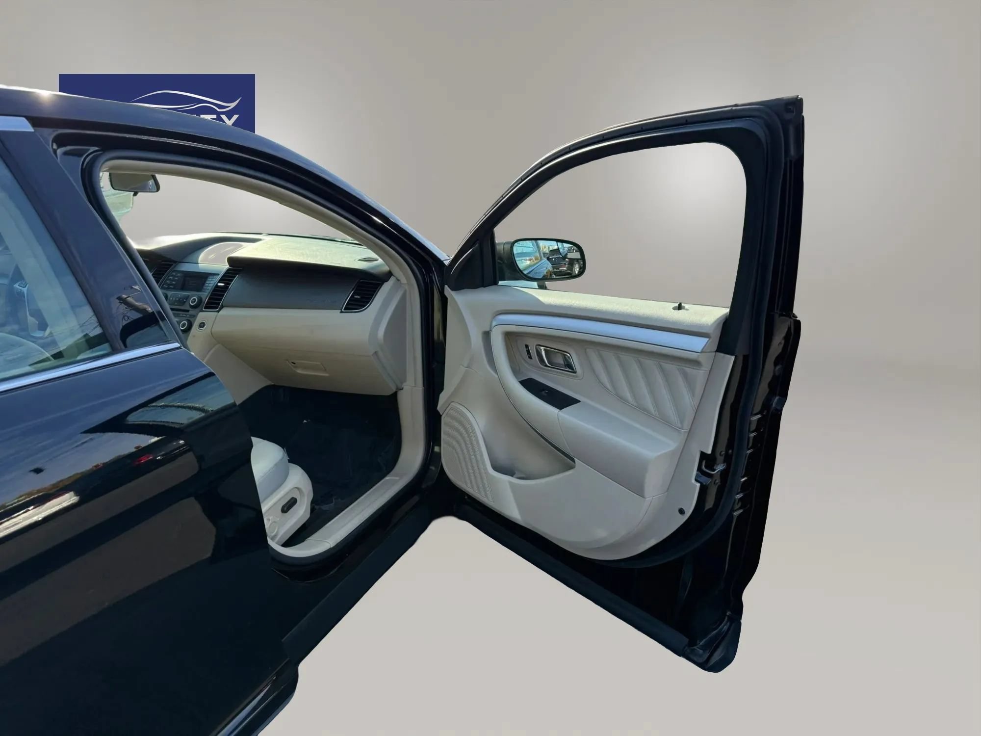 Used 2018 Ford Taurus SE FWD image 28