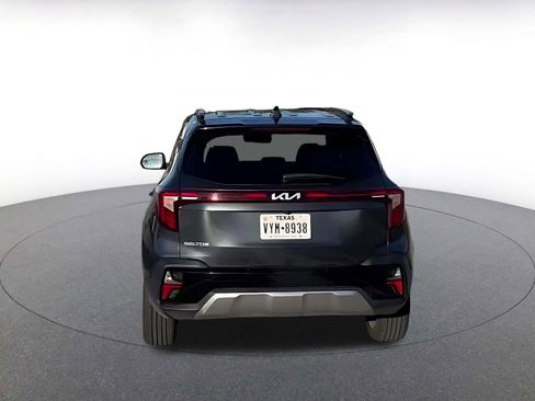 Used 2025 Kia Seltos S image 12