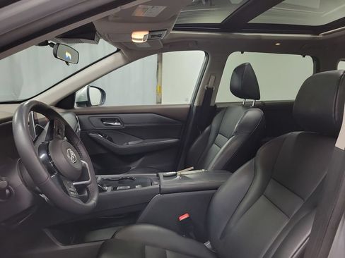 Used 2022 Nissan Rogue SV w/ SV Premium Package FWD image 12