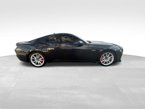 Used 2024 Ford Mustang GT Premium image 3