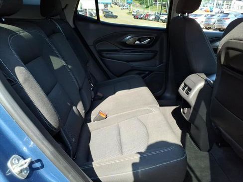 Used 2024 GMC Terrain SLE AWD/4WD image 10