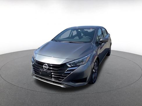 Used 2025 Nissan Versa SV image 7
