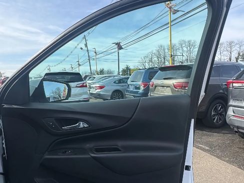 Used 2020 Chevrolet Equinox LT image 20