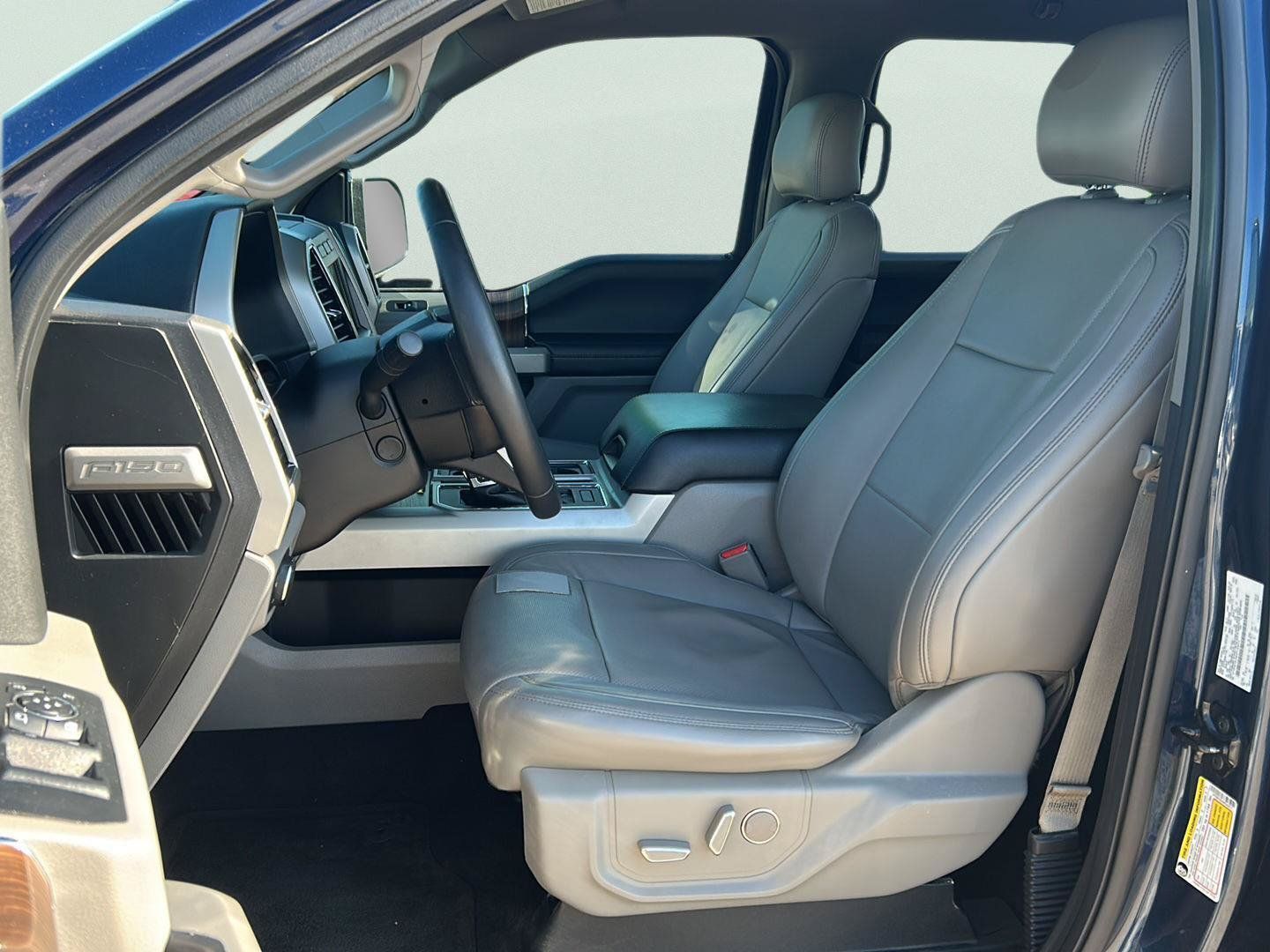Used 2017 Ford F150 Lariat w/ Equipment Group 502A Luxury AWD/4WD image 7
