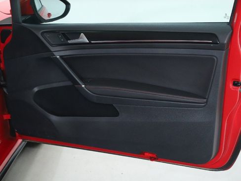 Used 2015 Volkswagen GTI SE image 28