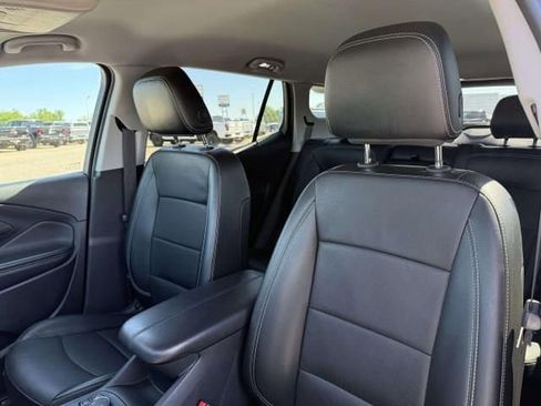 Used 2024 GMC Terrain SLT AWD/4WD image 13