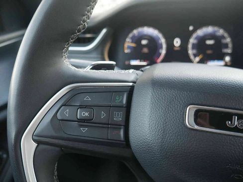 Certified 2023 Jeep Grand Cherokee L Laredo AWD/4WD image 39