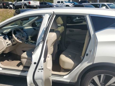 Used 2015 Nissan Murano Platinum w/ Platinum Technology Package AWD/4WD image 11