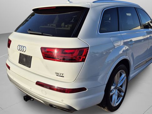Used 2017 Audi Q7 3.0T Prestige w/ Prestige Package AWD/4WD image 38