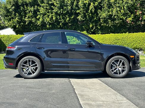 Used 2025 Porsche Macan image 9