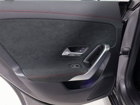 Used 2023 Mercedes-Benz CLA 250 4MATIC image 36