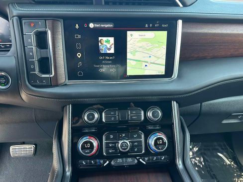 Used 2023 GMC Yukon Denali Ultimate w/ LPO, Floor Liner Package AWD/4WD image 9