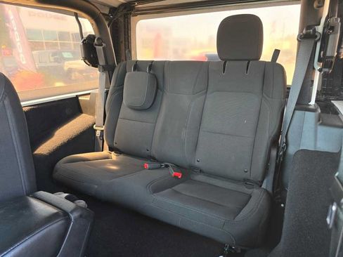 Used 2018 Jeep Wrangler Sport AWD/4WD image 15
