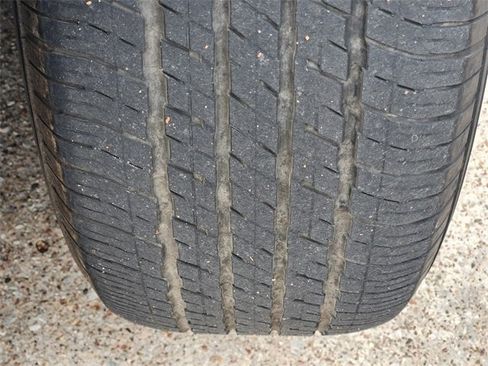 Used 2024 Chrysler Pacifica Touring-L image 10