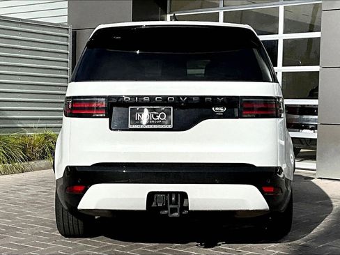 Used 2023 Land Rover Discovery S R-Dynamic image 4