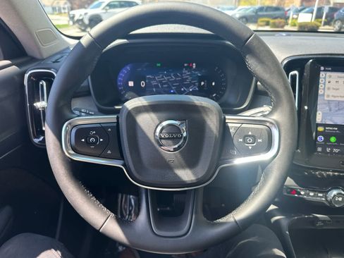 Used 2026 Volvo XC40 B5 Plus AWD/4WD image 11