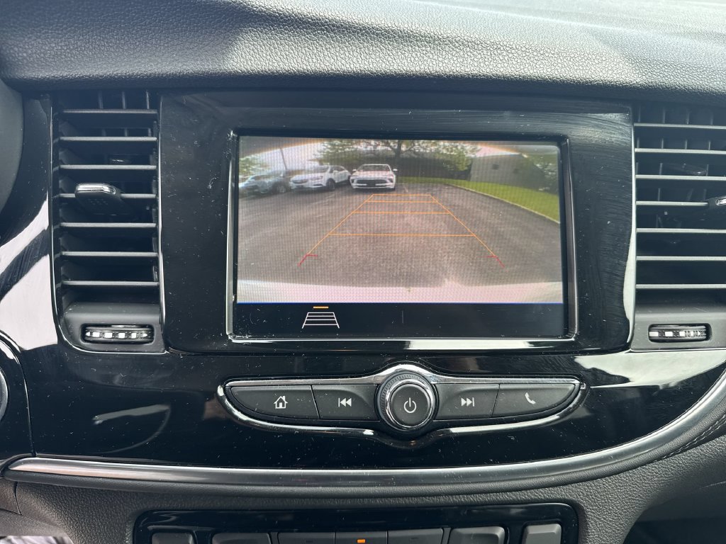 Certified 2022 Buick Encore Preferred AWD/4WD image 23