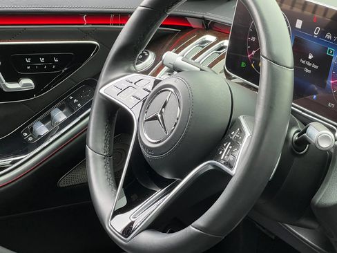 Used 2023 Mercedes-Benz S 500 4MATIC w/ AMG Line image 35
