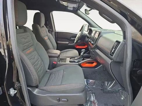 Used 2025 Nissan Frontier PRO-4X w/ Pro Convenience Package image 15
