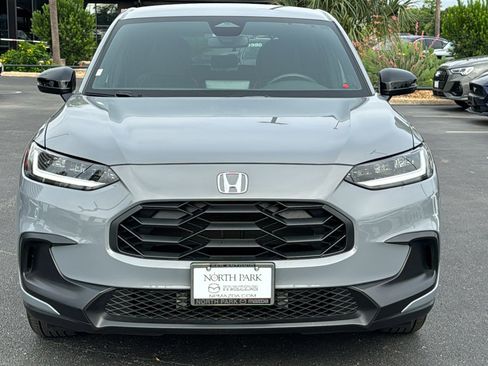 Used 2025 Honda HR-V Sport image 3