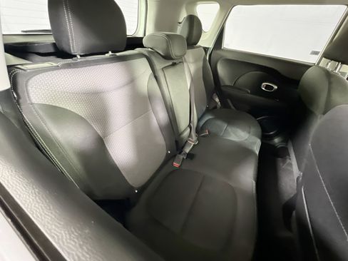 Used 2018 Kia Soul + FWD image 24