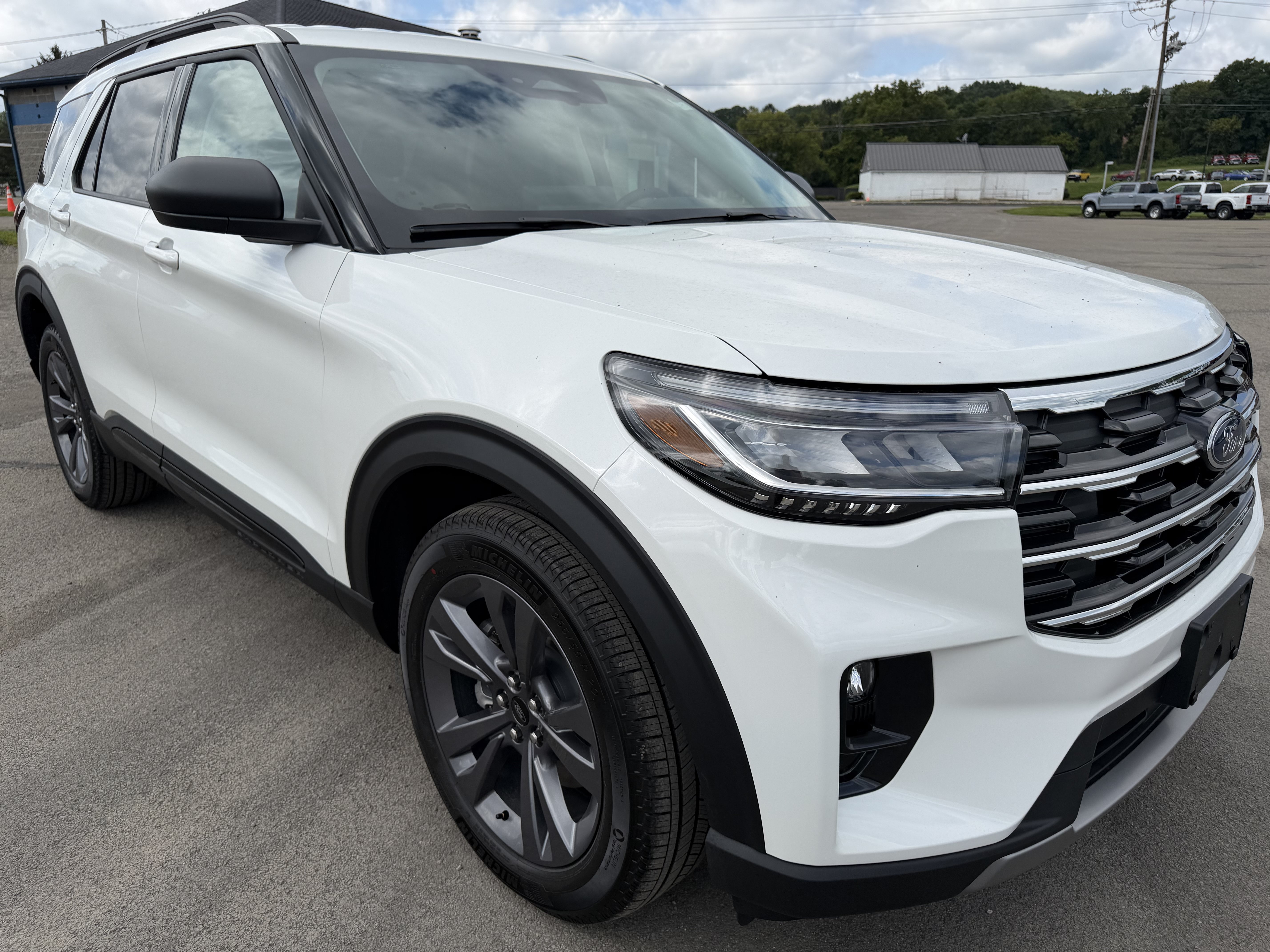 New 2026 Ford Explorer Active w/ Active Comfort Package AWD/4WD image 1