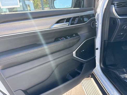 New 2025 Jeep Wagoneer Series II image 14