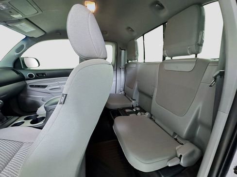 Used 2015 Toyota Tacoma 4x4 Access Cab w/ SR5 Package image 16