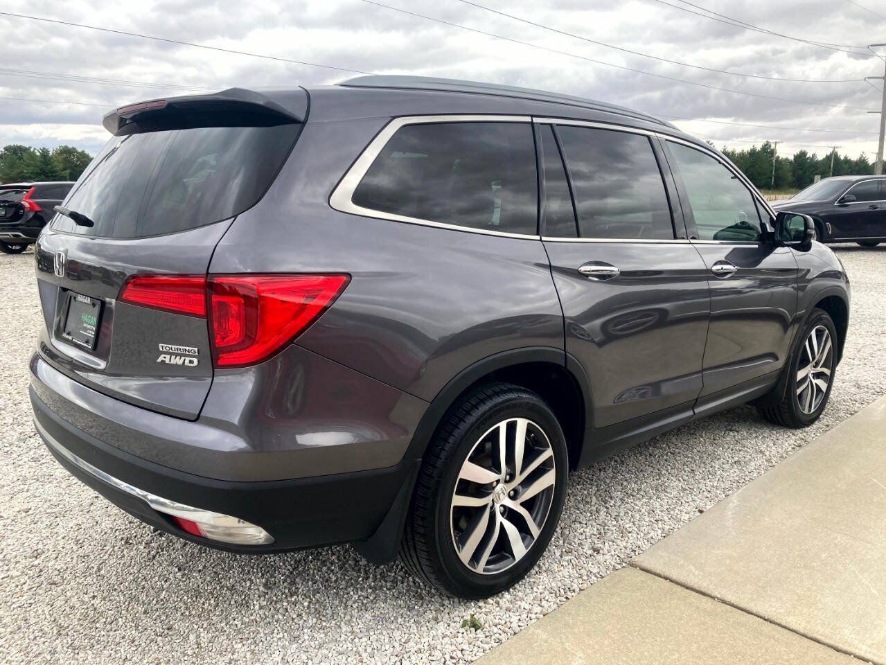 Used 2017 Honda Pilot Touring image 7