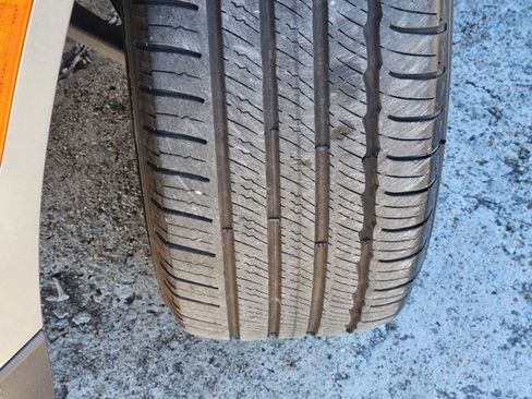 Used 2024 Chevrolet Equinox Premier image 18