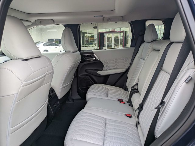 New 2026 Mitsubishi Outlander SEL FWD image 14