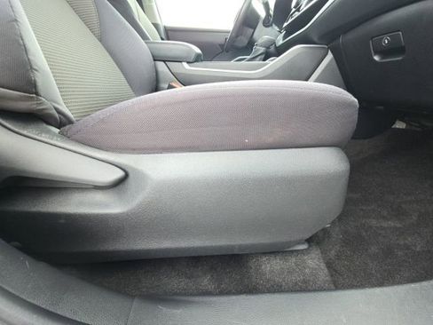 Used 2023 Toyota Highlander LE FWD image 23