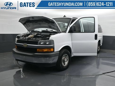 Used 2019 Chevrolet Express 3500 LT w/ LT Preferred Equipment Group RWD image 46