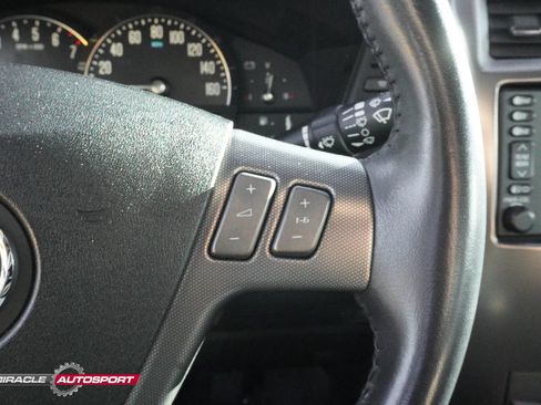 Used 2005 Cadillac XLR image 32