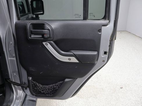 Used 2015 Jeep Wrangler Unlimited Sahara w/ Trailer Tow Group AWD/4WD image 20